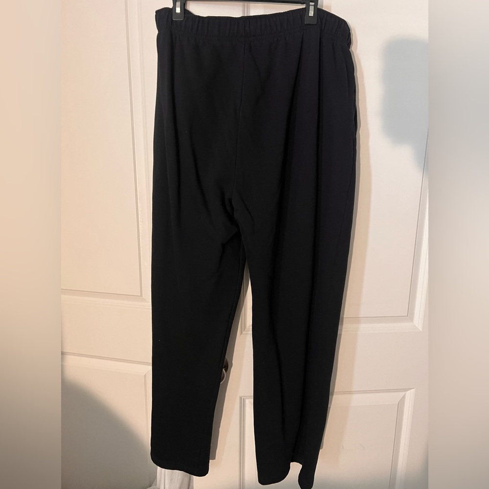 Alo Black
Accolade crewneck cropped sweatshirt
Accolade straight leg sweatpants - Picture 3 of 6